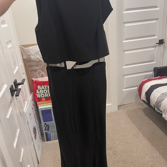 Betsy and Adams Formal Gown Black with sheer in midsection - Picture 3 of 4